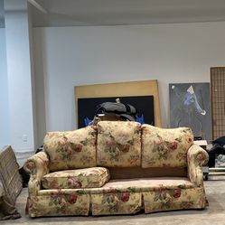 Floral Couch comes with all cushions