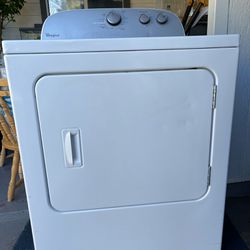 Whirlpool Electric Dryer - Large 