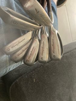 Gold set clubs