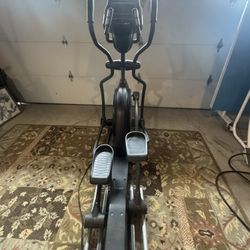 Elliptical Machine -Sole E98