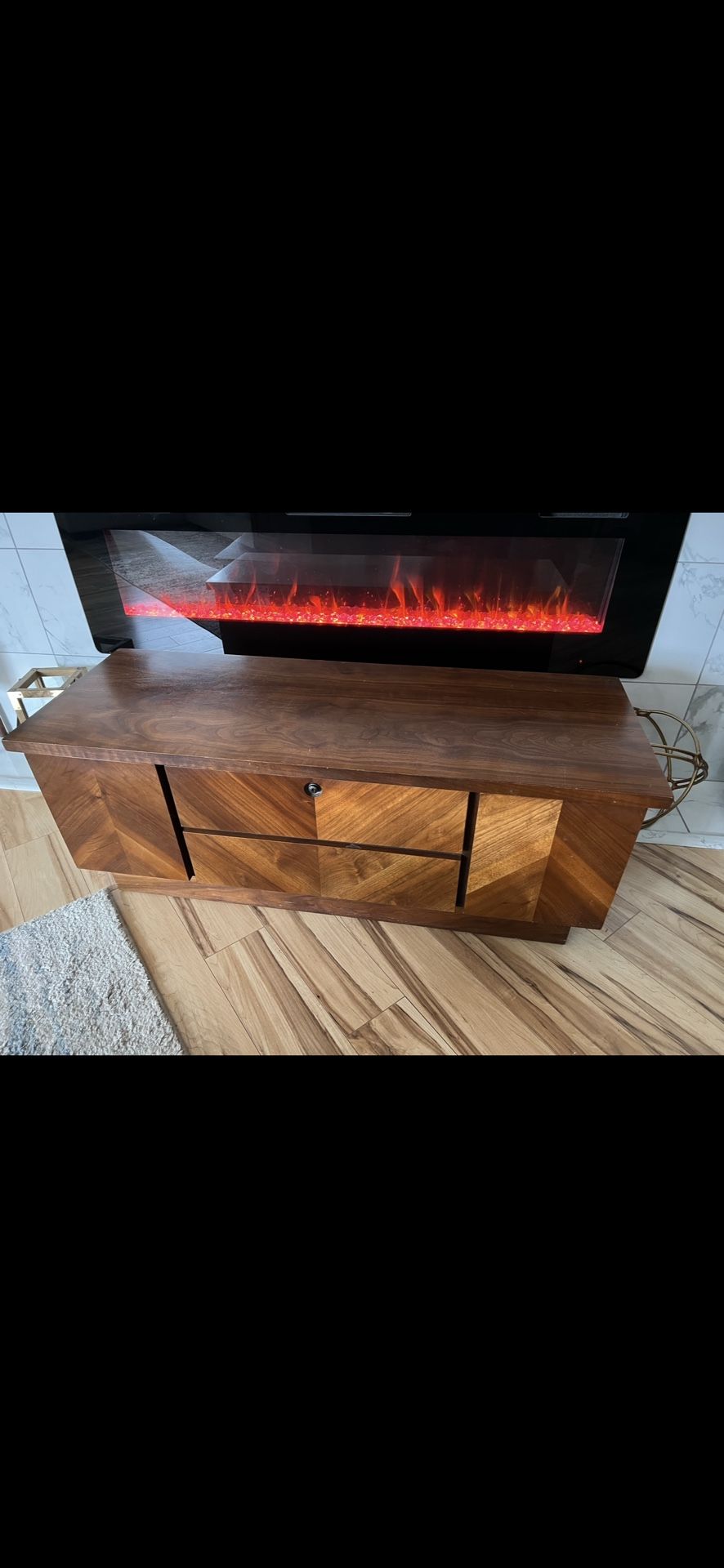 Cedar Antique Hope Chest With Felt Lining  