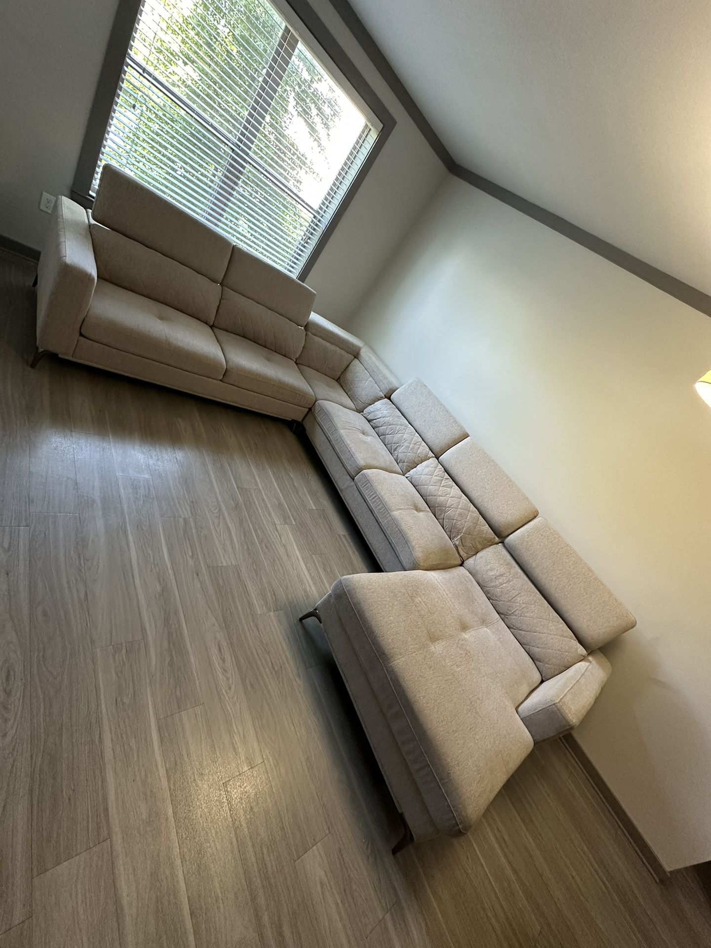 Comfy Couch With Adjustable Headrests