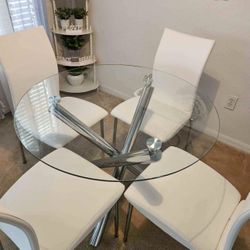 ROUND 4 chair Dining Table - CHROME BASE