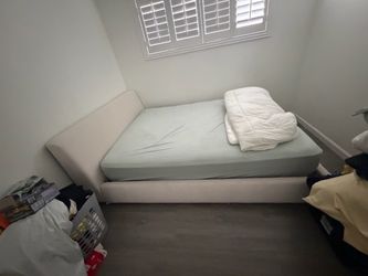 Queen bed frame(mattress not included)