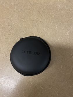 Earphone case with free earphone sleeve