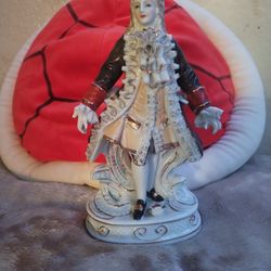 Antique Meissen Porcelain Figurine Of Court Gentleman In Rococo Attire 8
