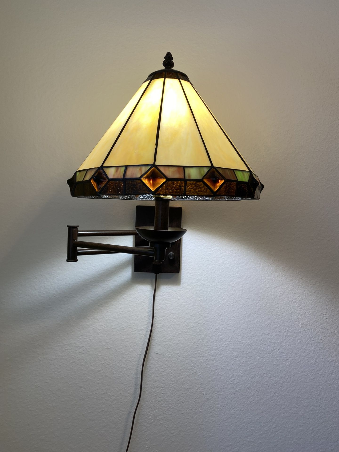 Tiffany-Style Glass Panel Plug-in SwingArm Wall Lamp