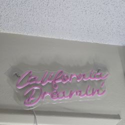 California Dreamin’” Neon Sign – 