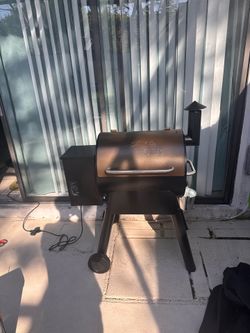 Traeger Grills Pro 22 Wood Pellet Grill & Smoker