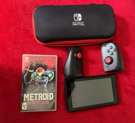 Nintendo Switch Console Bundle – Hori Split Pad Pro, Metroid Dread & Carrying Case