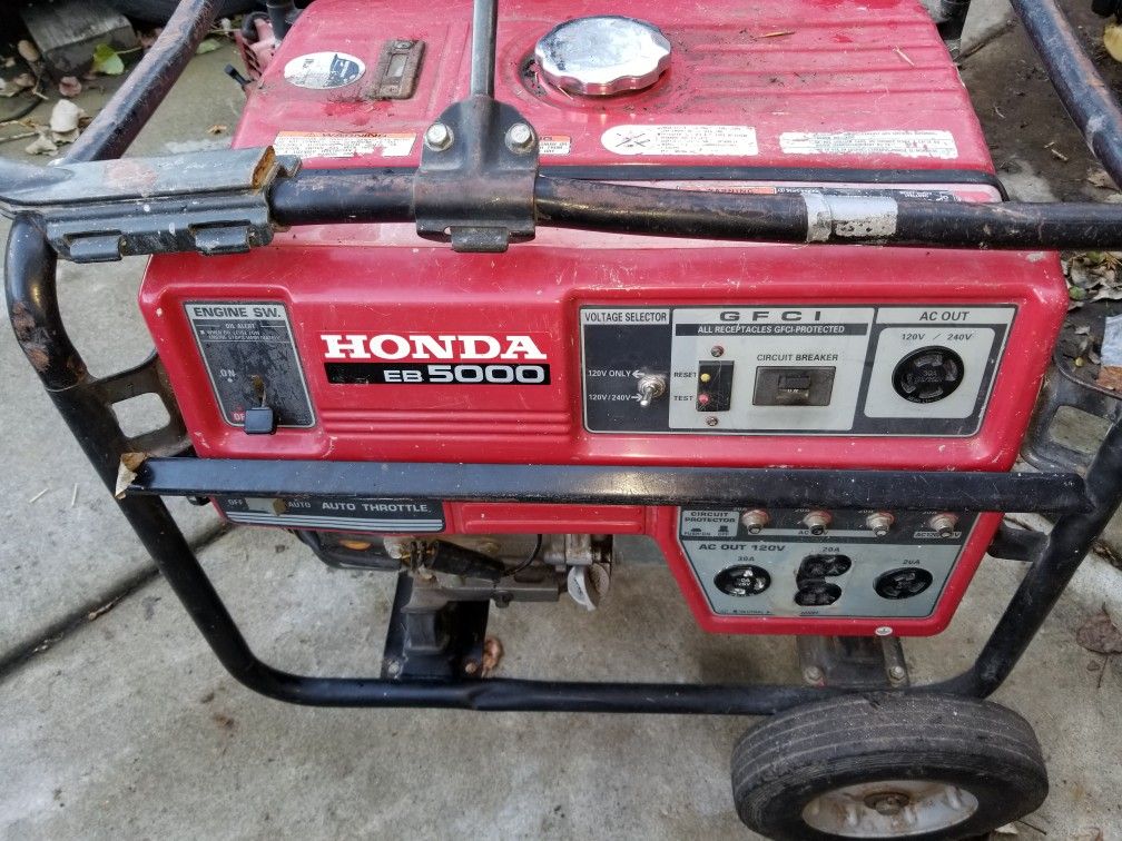 HONDA EN5000 WATT GENERATOR (NO POWER OUTPUT) for Sale in Seattle, WA