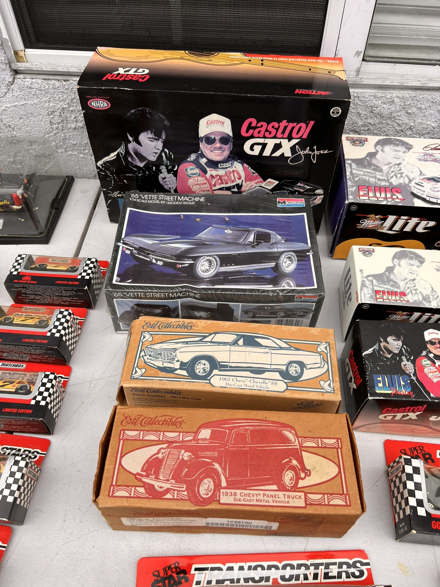 ERTL Collectibles 1967 chevy chevelle ss die-cast metal vehicle