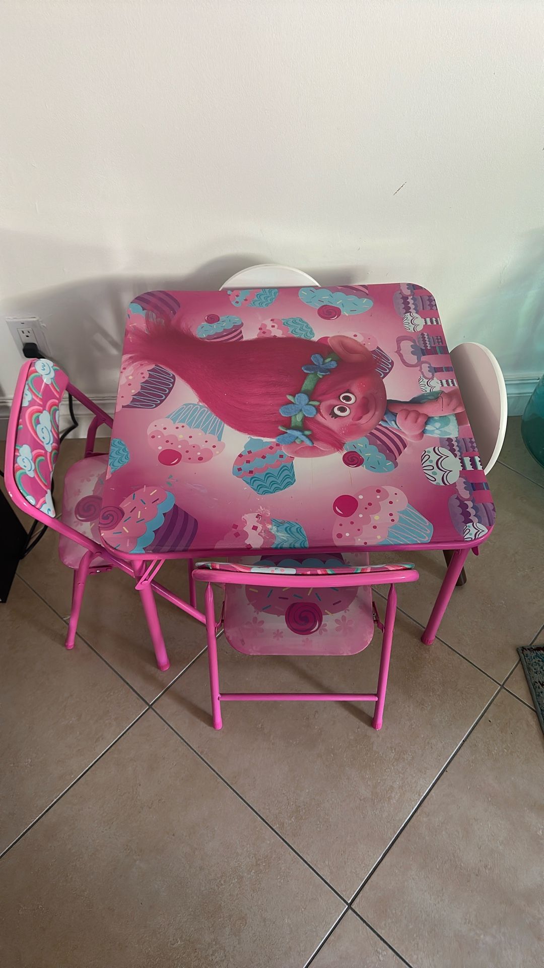 Children’s Table Poppy Troll Design