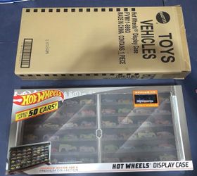 Hot Wheels Display Case w/ Chevy Silverado