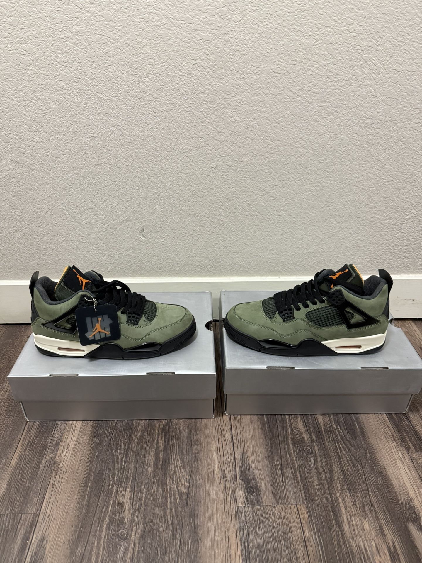 Jordan 4 Retro Undefeated Size 10 And 12