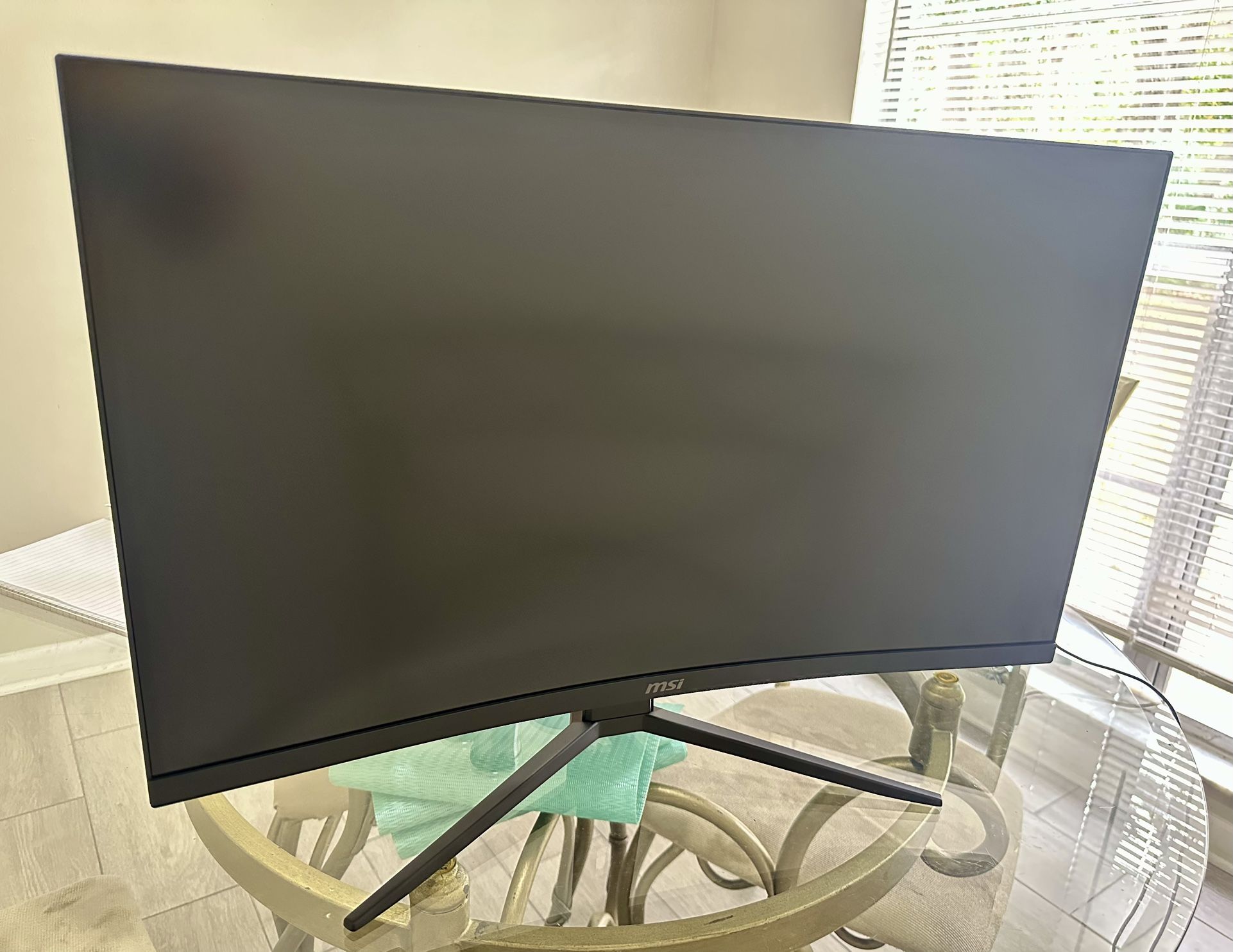 MSI G273CQ 27" QHD 2560 x 1440 (2K) 1ms (MPRT) / 4ms (GTG) 170 Hz FreeSync Premium Curved Gaming Monitor