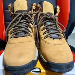 Men's White Ledge Waterproof Mid Hiker Boot