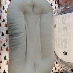 Snuggle Me Organic Infant Lounger
