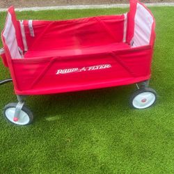 Radio Flyer Collapsible Wagon