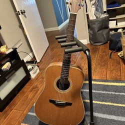 Takamine GS330S G Series Dreadnought Acoustic Guitar Right Handed  With 4 Rack Stand 