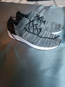 generic/unbranded slip-on walking sneakers feature