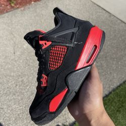 Jordan 4 Red Thunder size 5.5y