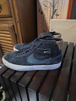 Nike Black Hightops Size 10