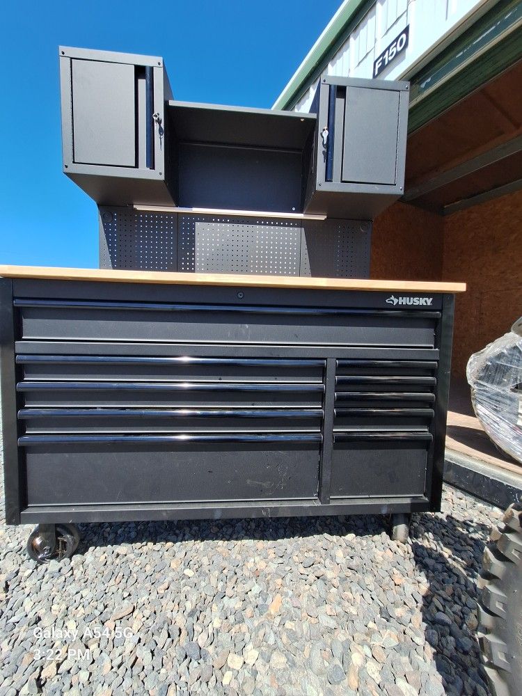 NICE 10 DRAWER HUSKY TOOL BOX FOR SALE