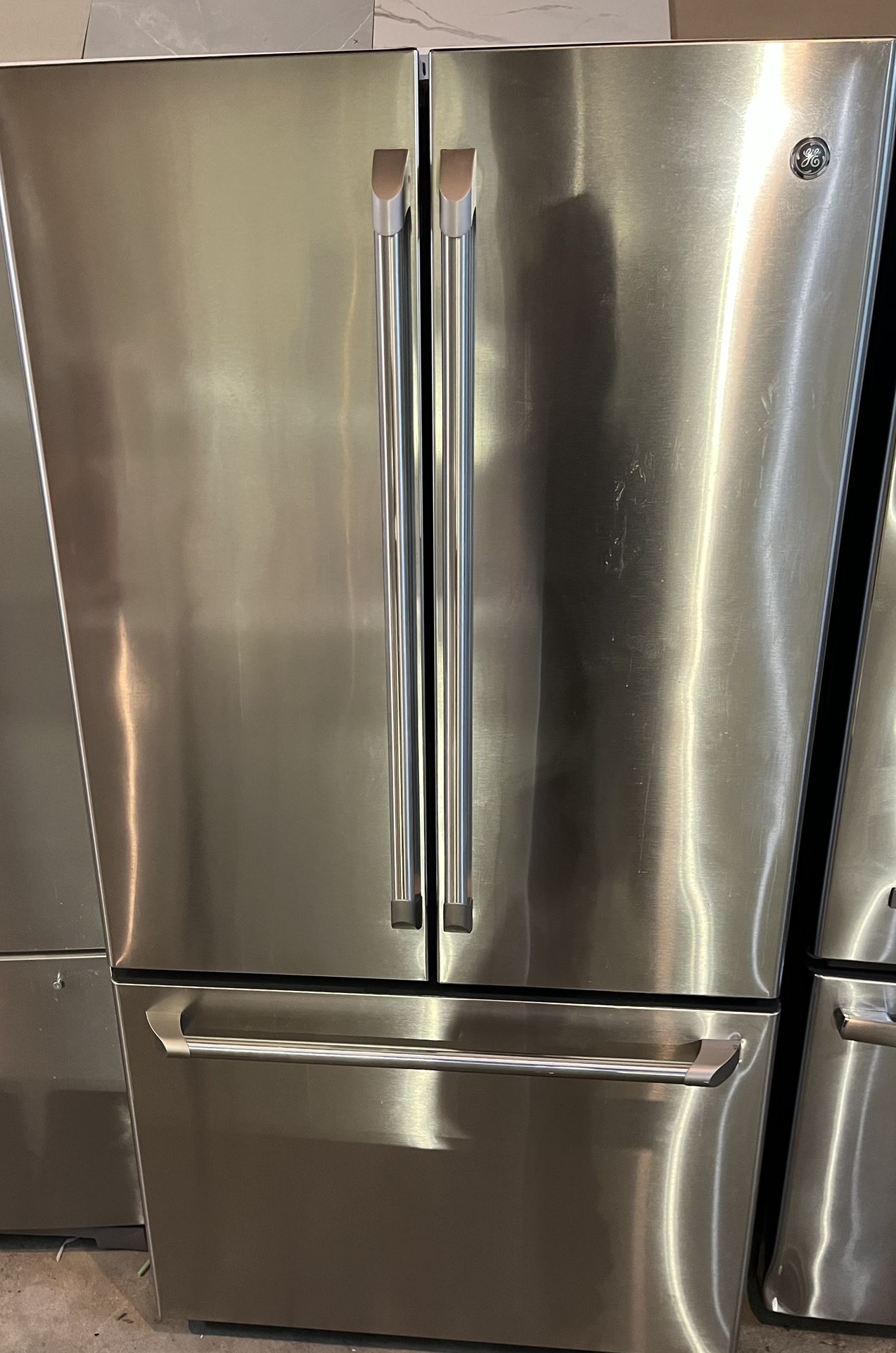 GE REFRIGERATOR 