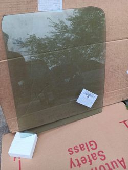 Back Left And Right Rear Window