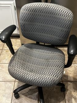 Computer Chair In Good Shape And Very Confortable 