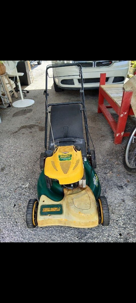 Self Propelled Lawn Mower Works Great 140