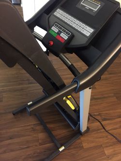 Gold s Gym TRAINER 520 Treadmill for Sale in Loma Linda CA OfferUp