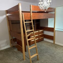 Bunk bed with Full Size (no Mattress) FREE