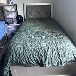 2 Twin Beds W/ Dresser And Highball