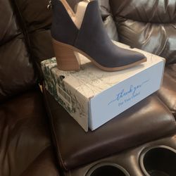 Women’s Boots. New