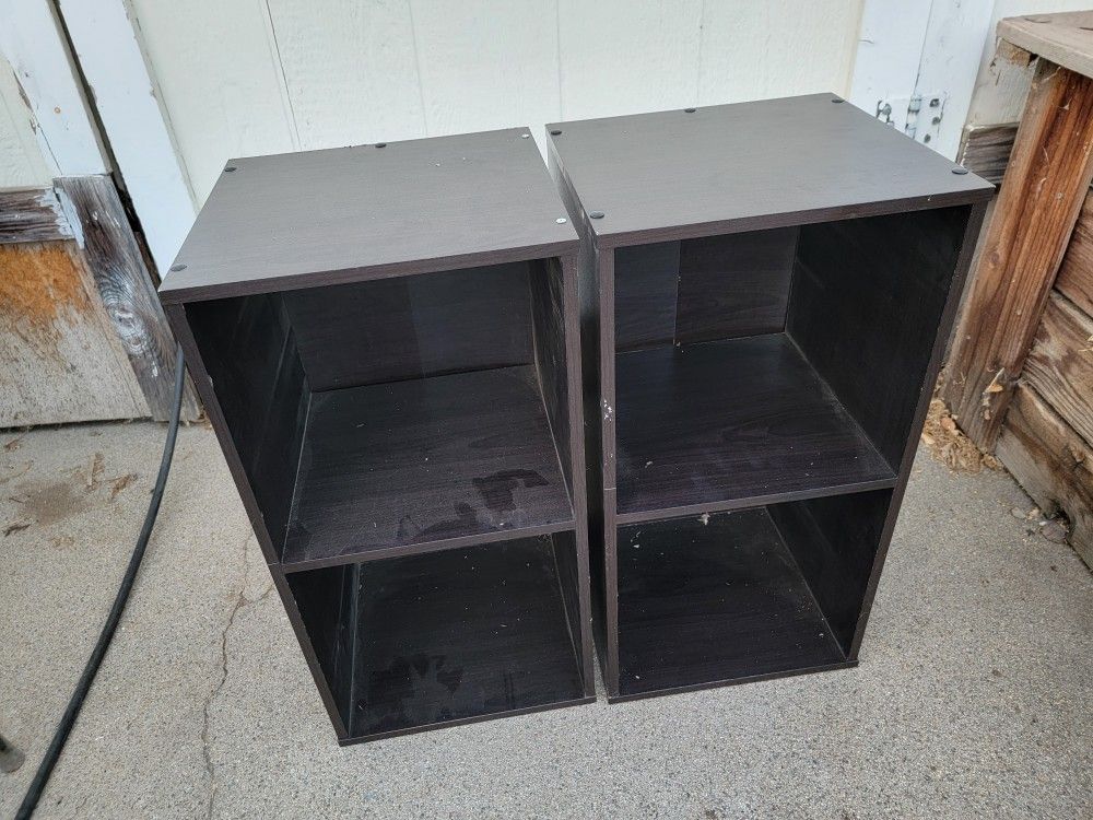2 SMALL BLACK SHELVES