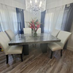 Dinning Table And Chairs 