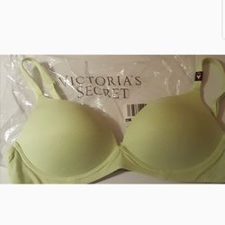 New Victoria Secret Wireless Bra Size 38B 