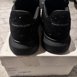 All BLACK SPARKLY MCQUEENS SIZE 10/43