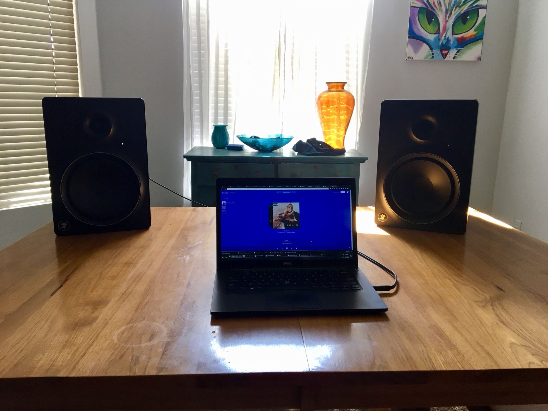 2x Mackie Mr8 Mk2 High Resolution Powered Studio Monitors