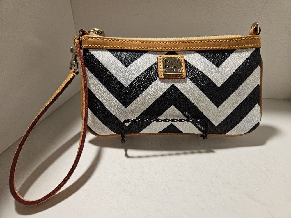 Dooney & Bourke Chevron Shoulder Bag Converts To Large Wristlet