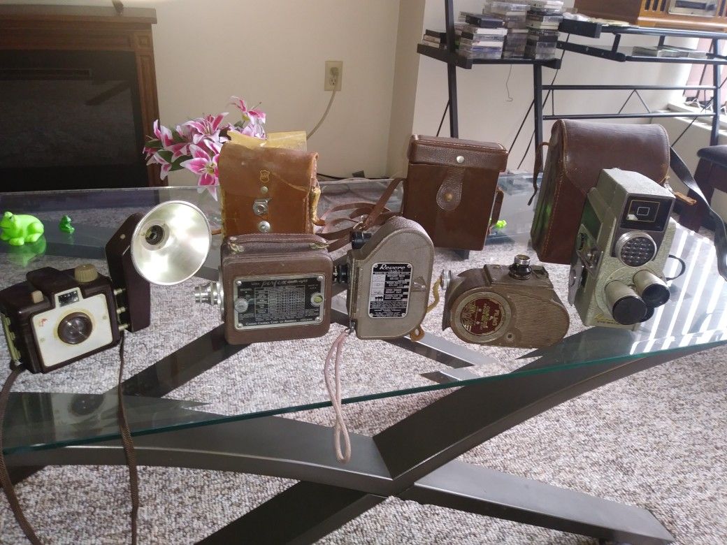 Vintages movies cameras whit boxes