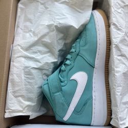 Air Force 1 Mid