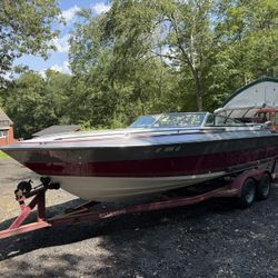 1989 Fourwinns Liberator 211