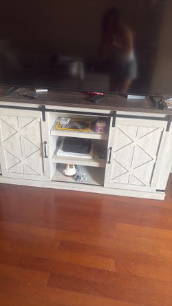 Entertainment stand