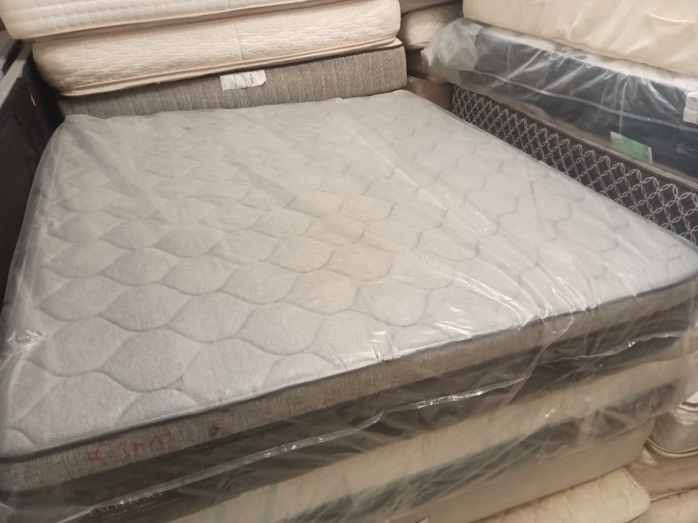 New King Pillowtop Mattress And Box Spring