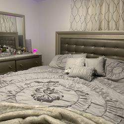 Queen Bed Set With Mattresss