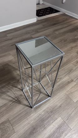 Metal glass stand