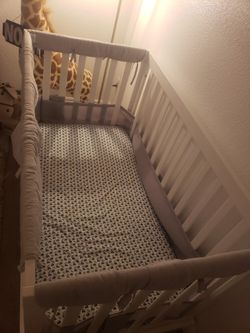 2 In 1 Crib/ Toddler Bed